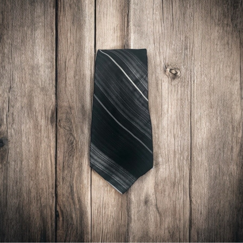 Vintage 1960’s Valentino Slim Silk Necktie